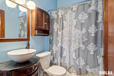 Bath - 2136 S State St, Springfield, IL 62704 photo 1 of 1
