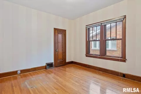 Bedroom - 2136 S State St, Springfield, IL 62704 photo 3 of 5