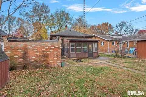 Exterior - 2136 S State St, Springfield, IL 62704 photo 8 of 8