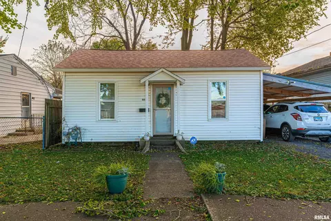 419 Decatur St, Lincoln, IL 62656