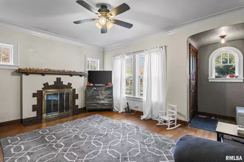 1929 S Walnut St, Springfield, IL 62704 photo 5
