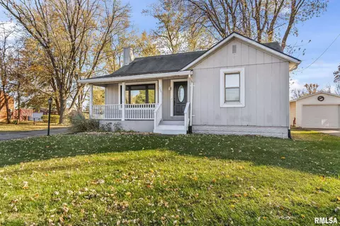 1206 W Rutledge St, Pawnee, IL 62558