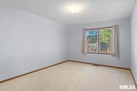Bedroom - 2005 Clara Mae Ct, Springfield, IL 62707 photo 3 of 4