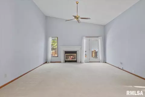 Living - 2005 Clara Mae Ct, Springfield, IL 62707 photo 2 of 3
