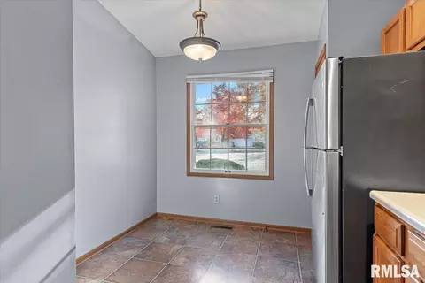 Dining - 2005 Clara Mae Ct, Springfield, IL 62707 photo 2 of 2