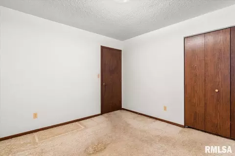Bedroom - 137 N Douglas Ave, Springfield, IL 62702 photo 4 of 6