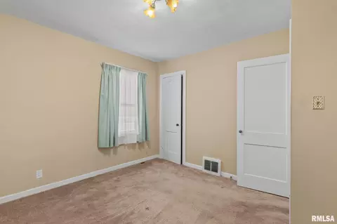 Bedroom - 2937 S 3rd St, Springfield, IL 62703 photo 4 of 7