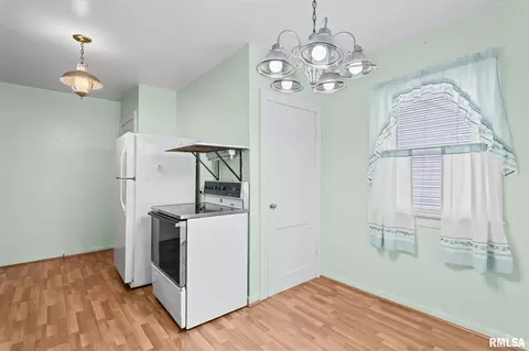 Kitchen - 2937 S 3rd St, Springfield, IL 62703 photo 5 of 5