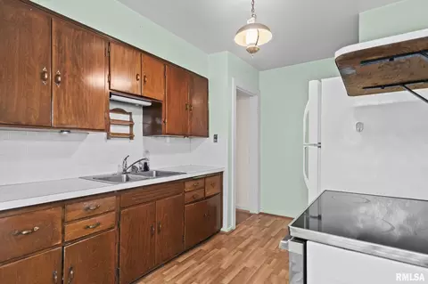 Kitchen - 2937 S 3rd St, Springfield, IL 62703 photo 3 of 5