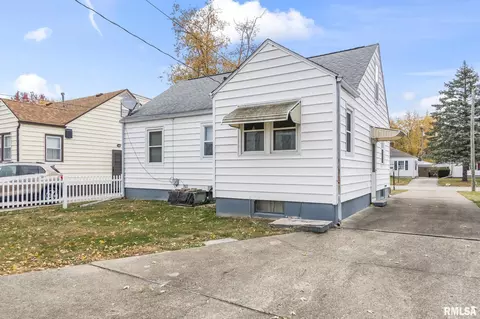Exterior - 2937 S 3rd St, Springfield, IL 62703 photo 6 of 8