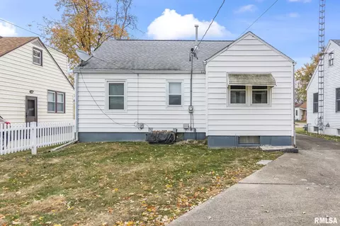 Exterior - 2937 S 3rd St, Springfield, IL 62703 photo 8 of 8