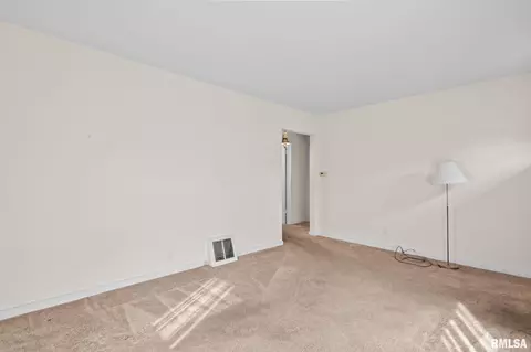 Living - 2937 S 3rd St, Springfield, IL 62703 photo 2 of 3