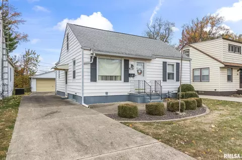 Exterior - 2937 S 3rd St, Springfield, IL 62703 photo 3 of 8