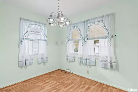 Dining - 2937 S 3rd St, Springfield, IL 62703 photo 1 of 1
