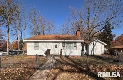 617 W Franklin St, Ashland, IL 62612