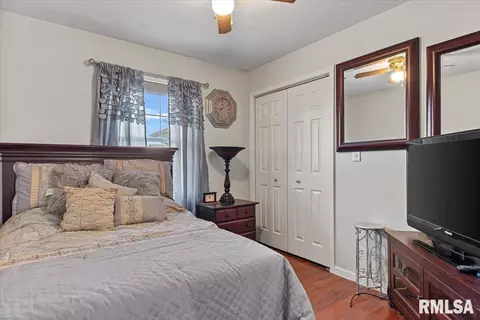 Bedroom - 2612 Steiler Pl, Springfield, IL 62703 photo 6 of 7