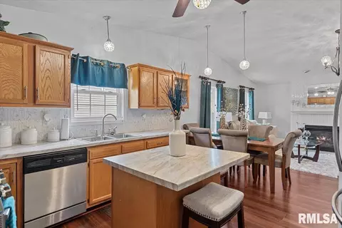 Kitchen - 2612 Steiler Pl, Springfield, IL 62703 photo 2 of 2