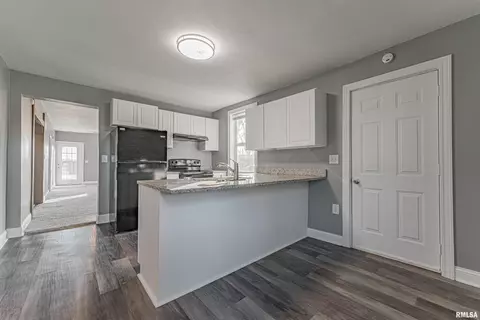 320 W Kickapoo St, Lincoln, IL 62656 photo 11