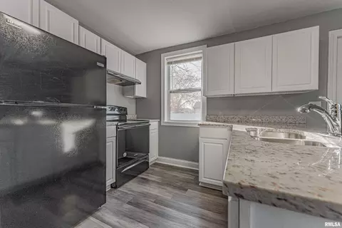 320 W Kickapoo St, Lincoln, IL 62656 photo 12