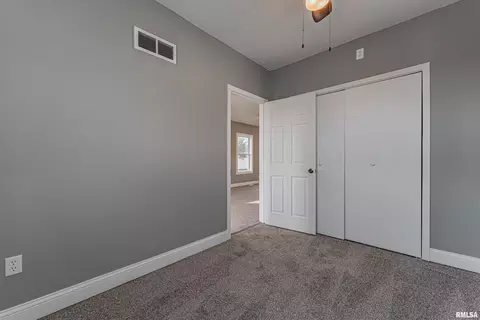 320 W Kickapoo St, Lincoln, IL 62656 photo 7