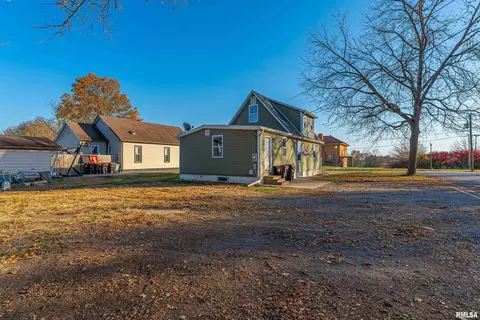 320 W Kickapoo St, Lincoln, IL 62656 photo 3