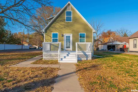 320 W Kickapoo St, Lincoln, IL 62656