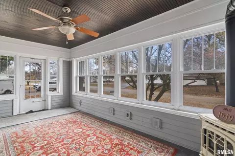 Exterior - 207 E Cherokee St, Morrisonville, IL 62546 photo 6 of 16
