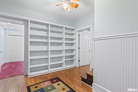 Entry Way - 207 E Cherokee St, Morrisonville, IL 62546 photo 2 of 6