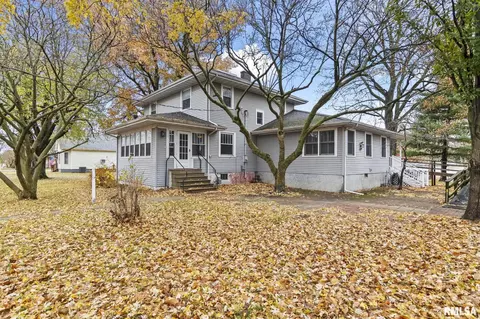 207 E Cherokee St, Morrisonville, IL 62546