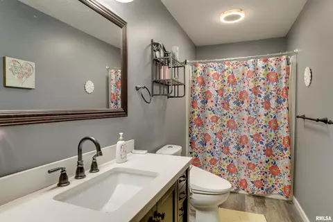 Bath - 2882 E 1100th St, Loraine, IL 62349 photo 2 of 2