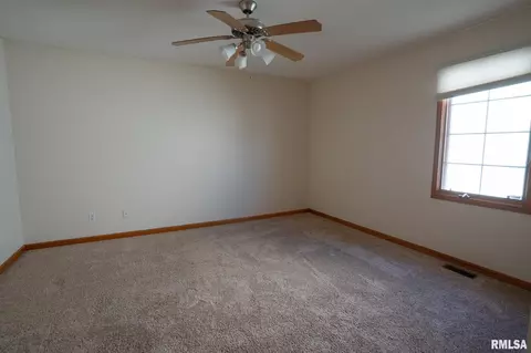 3915 Lear Dr, Springfield, IL 62711 photo 9