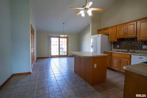3915 Lear Dr, Springfield, IL 62711 photo 5