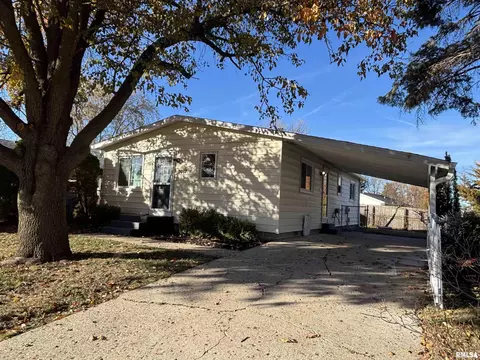 3017 Rivendel Dr, Springfield, IL 62702 photo 2