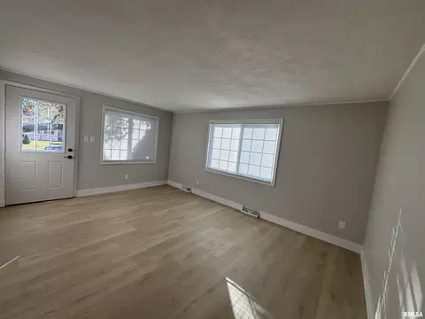 3017 Rivendel Dr, Springfield, IL 62702 photo 3