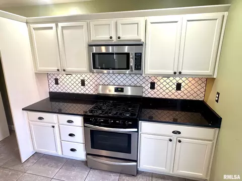 Kitchen - 205 E Main St, Concord, IL 62631 photo 4 of 4