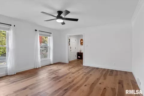 Entry Way - 929 Roanoke Dr, Springfield, IL 62702 photo 2 of 4