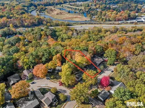 View/Area - 929 Roanoke Dr, Springfield, IL 62702 photo 3 of 5
