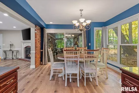 Dining - 929 Roanoke Dr, Springfield, IL 62702 photo 4 of 4