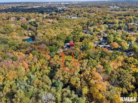 View/Area - 929 Roanoke Dr, Springfield, IL 62702 photo 4 of 5