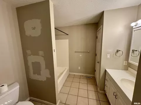 Bath - 309 N Main St, Payson, IL 62360 photo 1 of 1