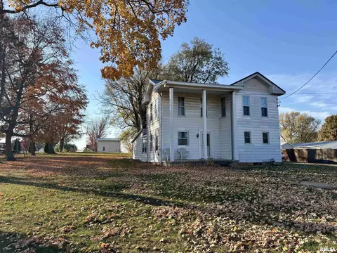 Exterior - 309 N Main St, Payson, IL 62360 photo 6 of 7