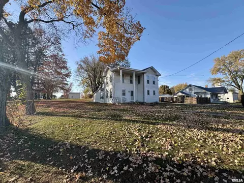 Exterior - 309 N Main St, Payson, IL 62360 photo 7 of 7