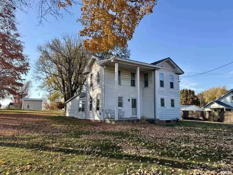 Exterior - 309 N Main St, Payson, IL 62360 photo 1 of 7