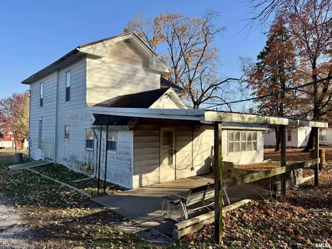 Exterior - 309 N Main St, Payson, IL 62360 photo 2 of 7