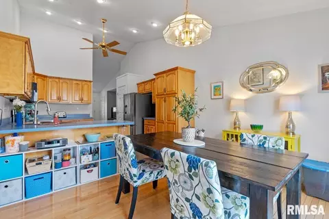 Dining - 2816 Haggard Dr, Springfield, IL 62711 photo 2 of 3