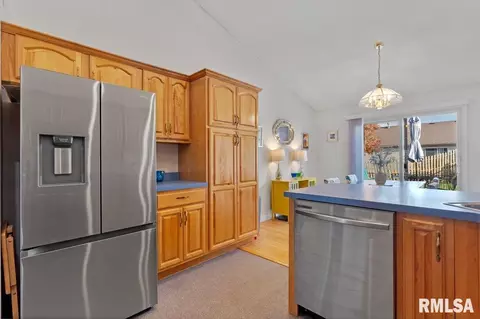 Kitchen - 2816 Haggard Dr, Springfield, IL 62711 photo 3 of 3