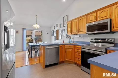 Kitchen - 2816 Haggard Dr, Springfield, IL 62711 photo 1 of 3
