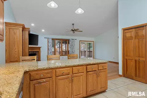 2409 Flaxen Mill Ct, Springfield, IL 62704 photo 9