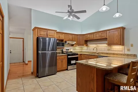 2409 Flaxen Mill Ct, Springfield, IL 62704 photo 7