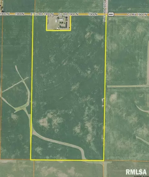 1900 N Rd, Oakland, IL 61943